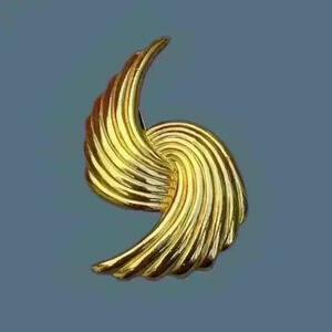 Trifari Gold-toned brooch